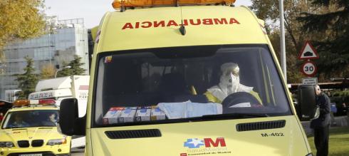 20141122 Ambulancia con máscara